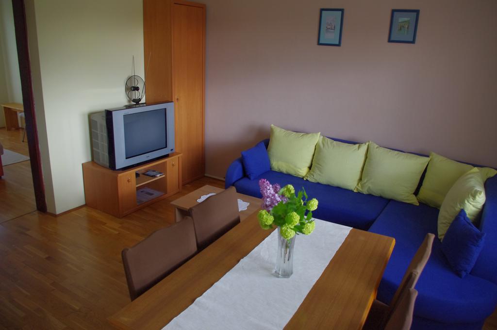 Apartment Tomy Szluin Kültér fotó