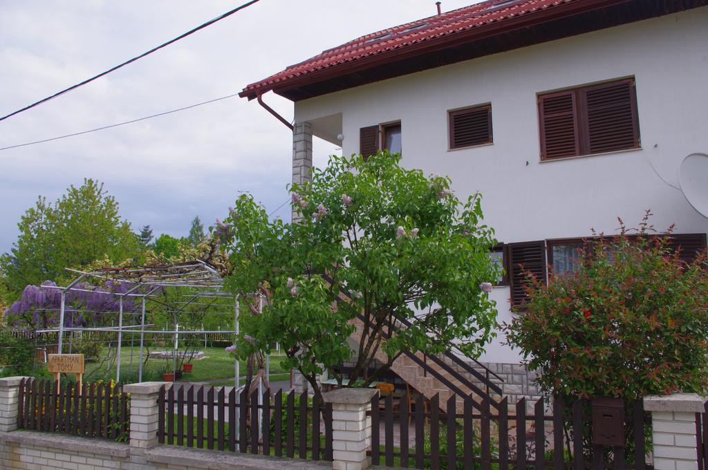 Apartment Tomy Szluin Kültér fotó